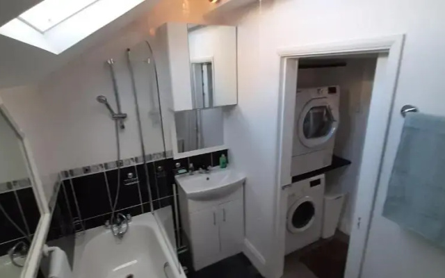 Grimsby-Cleethorpes Sleeps 7
