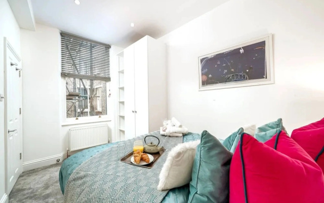 Earl s Court Chelsea 1BR Elegant Stay Tube