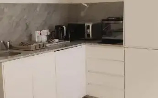 AF4 - Basic studio apartment