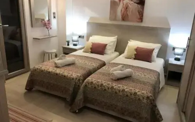 Eva's House