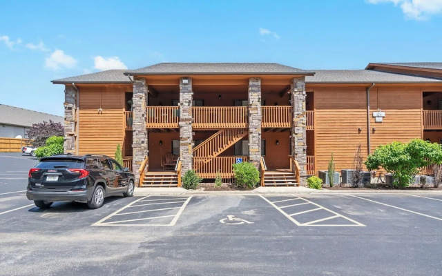 Avondale Darling - Branson Favorites Nearby!