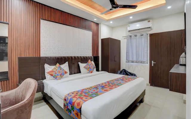 Fabhotel Ivory Loft