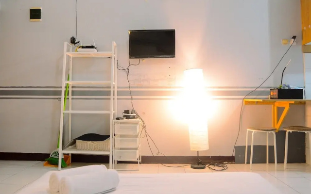 Strategic Studio Apartment at Casablanca East