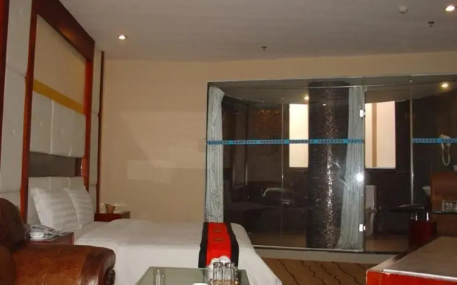 Huaxia Hotel (Zhuhai Doumen Gymnasium Zhongxing South Road)