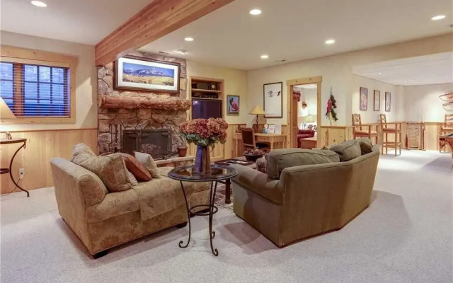 3035 Snow Cloud Circle 6 Bedroom Home