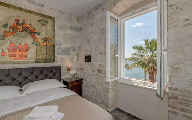 Grand Promenade Suite - Tale Of The Sea