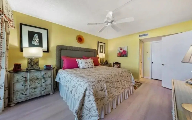 Sea Oats 115 2 Bedroom Home by RedAwning