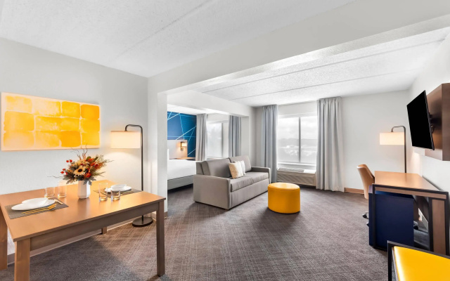 Comfort Suites Austin Airport