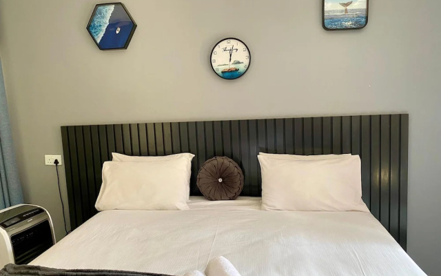 Executive Studio Apartment Near the Airport - 2320