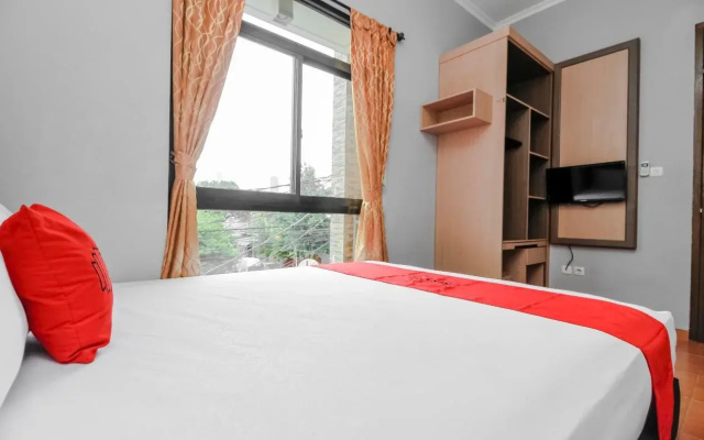 RedDoorz near Manggarai Station 2