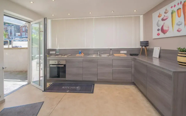Stylish Stay Near Forest