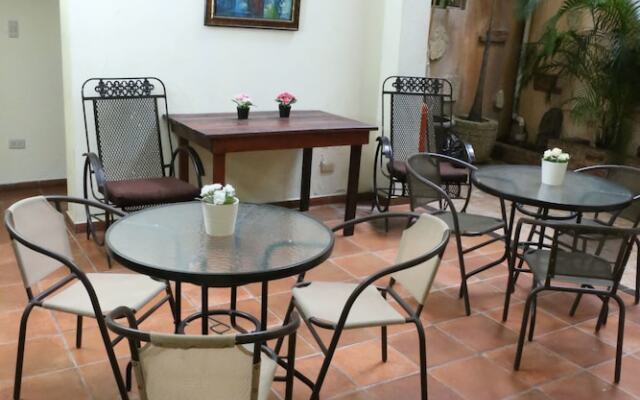 Hotel Casa Aluge Y Salome 56 In Santo Domingo Dominican - 