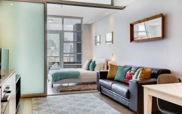 Stylish Central Apartment near Table Mountain