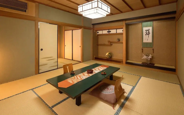 Yumoto Kobayashi