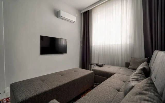 Charming and Central Flat Near Beach in Muratpasa