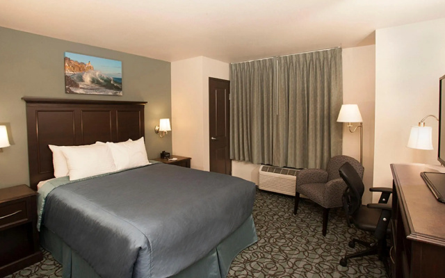Park Point Marina Inn
