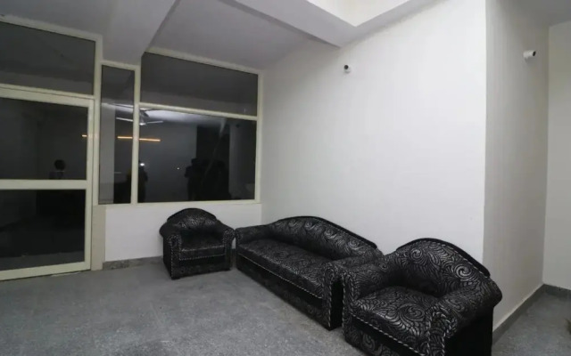 OYO Flagship 26685 Palam VIllage