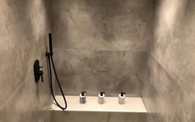 Kolonaki Semi Underground Loft