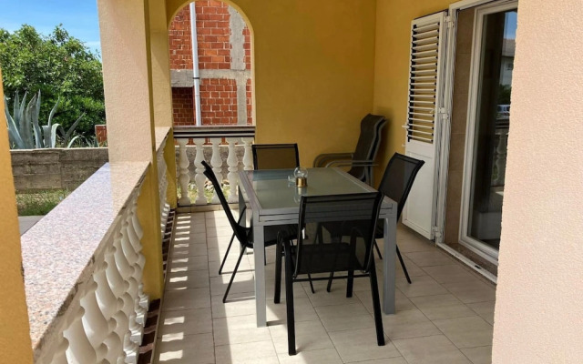 Apartment Bella 1 in Povljana