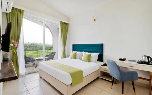 Stone Wood Hotel Amboli