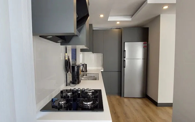 Professionally Maintained Spacious New Suites 6