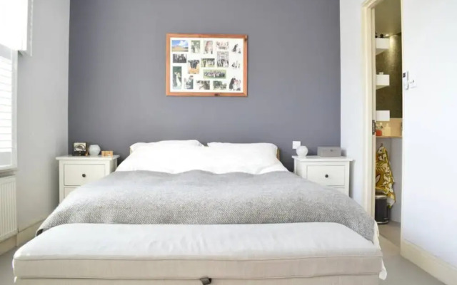 Stunning 2 Bedroom House in Chiswick