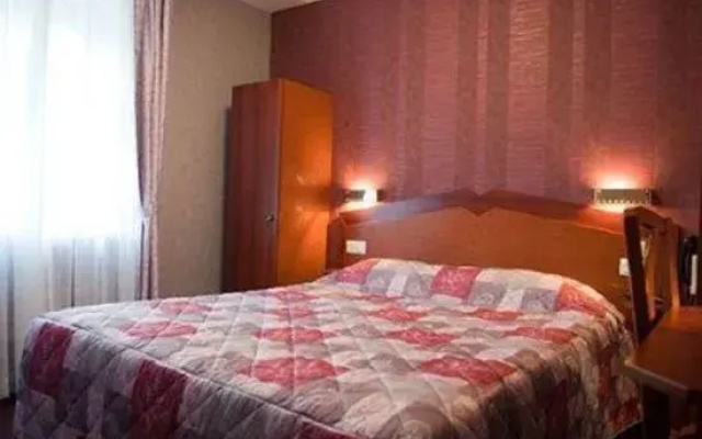 Logis Hôtel les Platanes