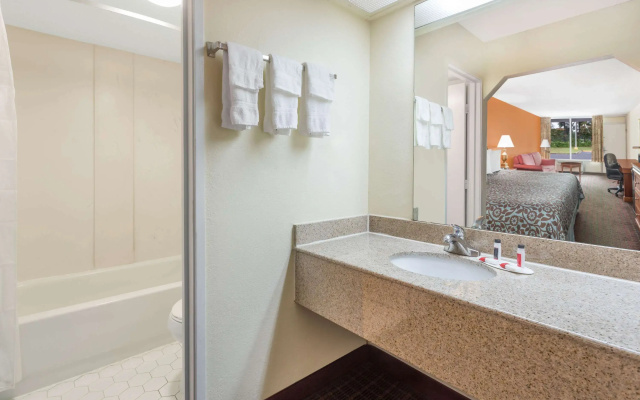 Days Inn by Wyndham Orangeburg South