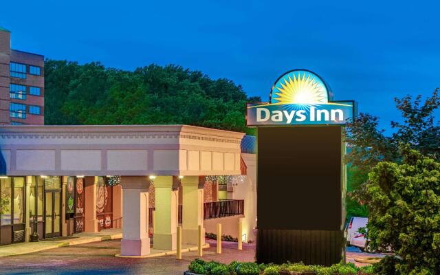 Отель Days Inn Towson вид на фасад