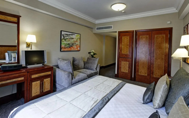 Leonardo Royal Hotel London City