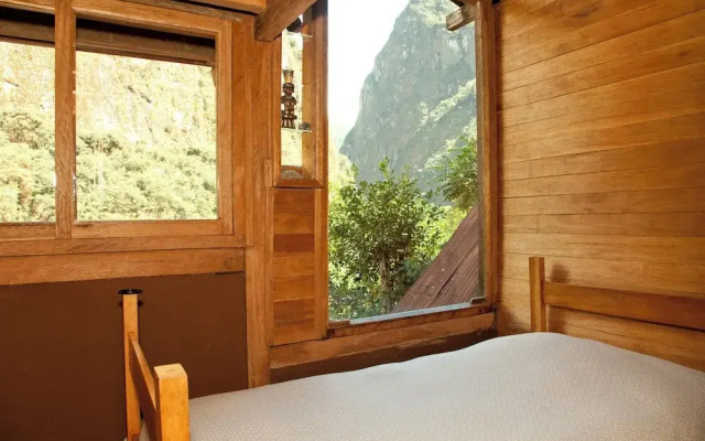 tree house lodge