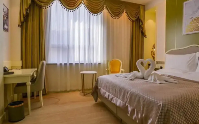 Center Hotel