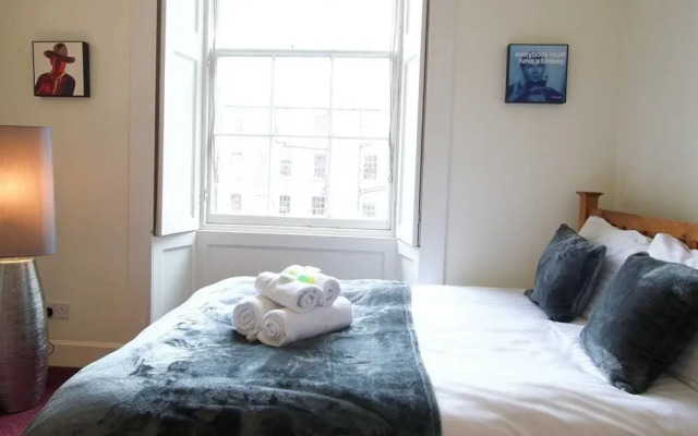 Old Town Castle Terrace 3 Bedroom Apartment
