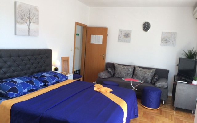Apartment Tomi
