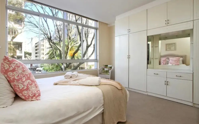 Berkeley Square Apartment