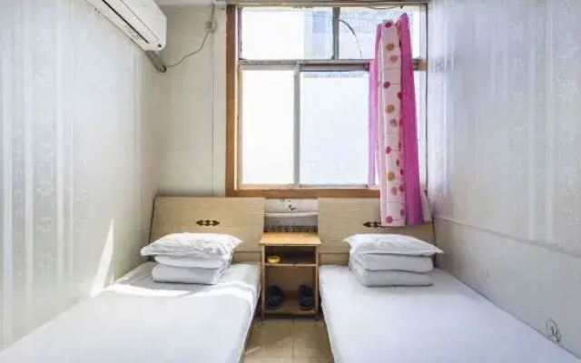 Da Ben Express Hotel (Yantai Railway Station Store)