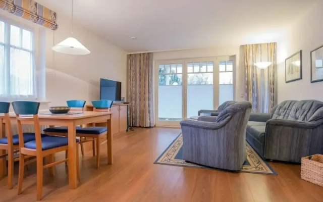 Comfy Apartment With 1 Bedroom and Balcony 53