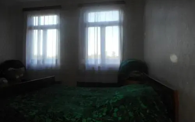 Iuza House