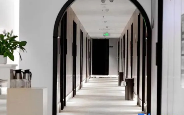 Zhongxian Manchester City Smart Hotel