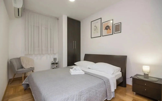 Duplex Apartment Vita Split, near Žnjan Beach