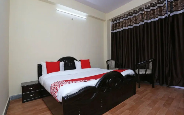 OYO 13762 Home Peaceful 2BHK Kasumpti