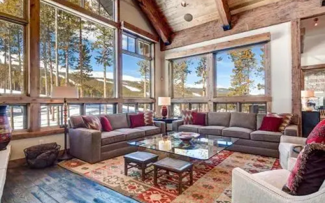 Chalet Tenmile Views Home