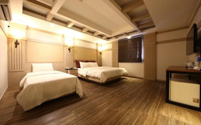 Valentine Hotel