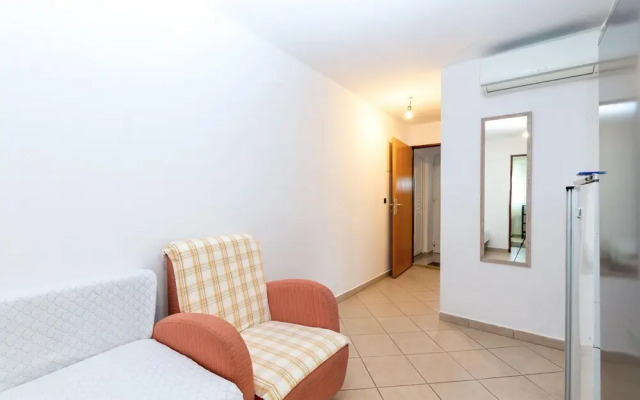 Awesome Apartment in Rovanjska With 2 Bedrooms and Wifi