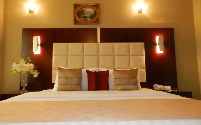 Sun & Sands Seaview Hotel