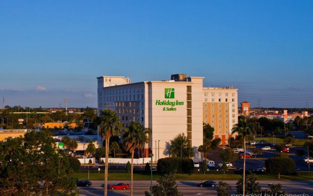 Отель Holiday Inn & Suites Across From Universal Orlando, an IHG Hotel США, Орландо - отзывы, цены и фото номеров - забронировать отель Holiday Inn & Suites Across From Universal Orlando, an IHG Hotel онлайн вид на фасад