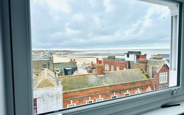 Spacious 2 Bedroom Apartment in Margate