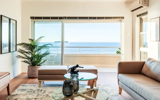 Stunning 3-bedroom Sea Point Retreat Marin