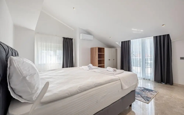 Belek deluxe suit