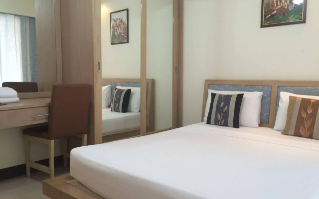 Отель Patong Beach Side